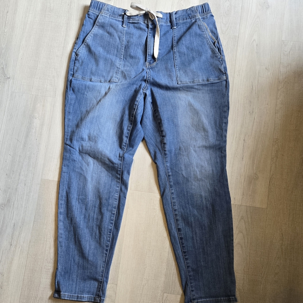 Judy Blue Mid Wash Straight Leg Drawstring Elastic Waist Jeans 16W